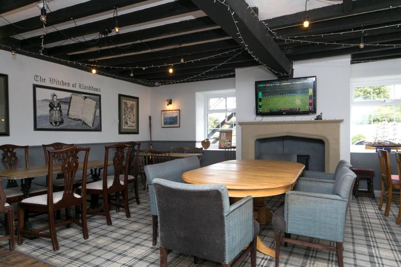 Pass The Keys Modern En-Suite Room In Country Pubrestaurant 2 Llanddona Luaran gambar