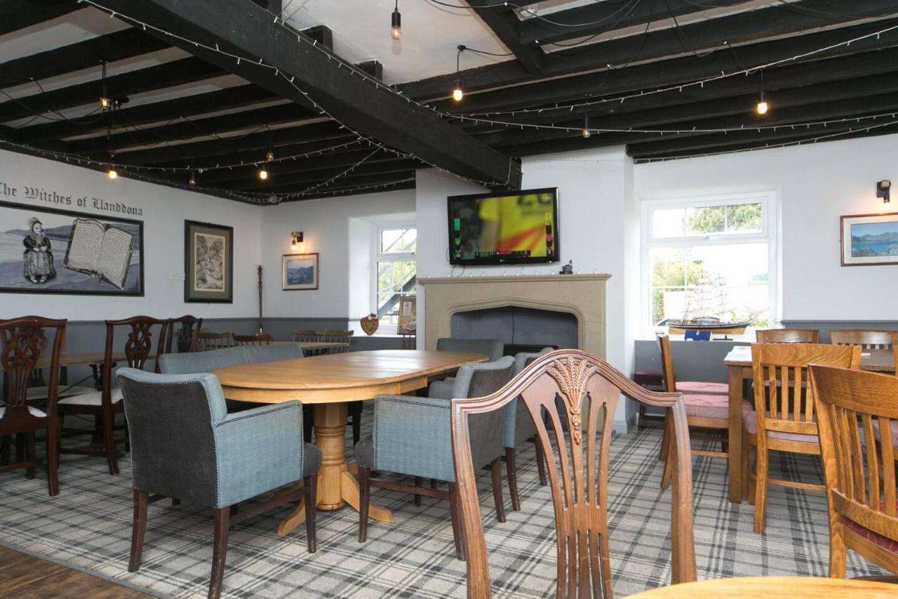 Pass The Keys Modern En-Suite Room In Country Pubrestaurant 2 Llanddona Luaran gambar